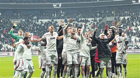 Galatasaraydan yeni başarı Son 35 yılın en az gol yiyen takımı oldu